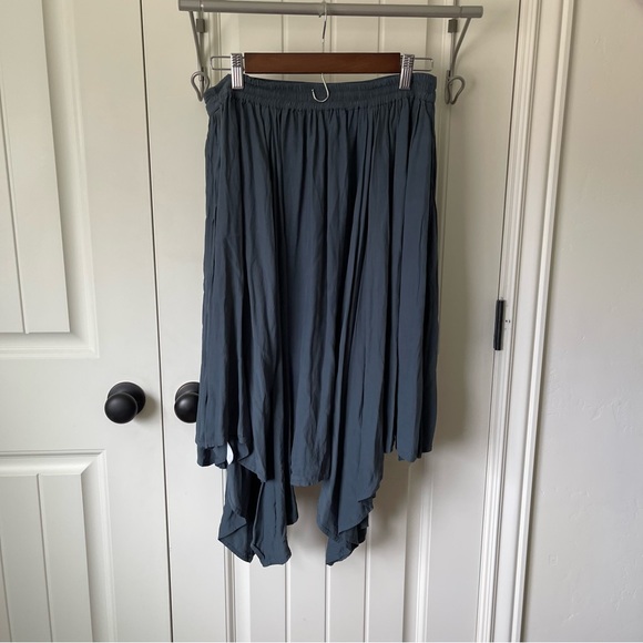 DownEast Gray Asymmetrical Pleated Midi Skirt - Picture 2 of 7